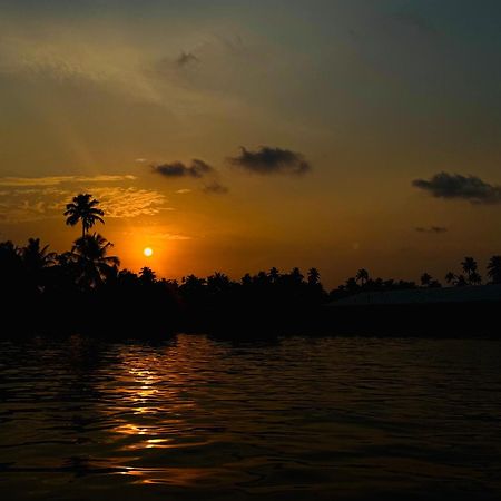 Chilanka Lake View Resort Alappuzha Екстериор снимка