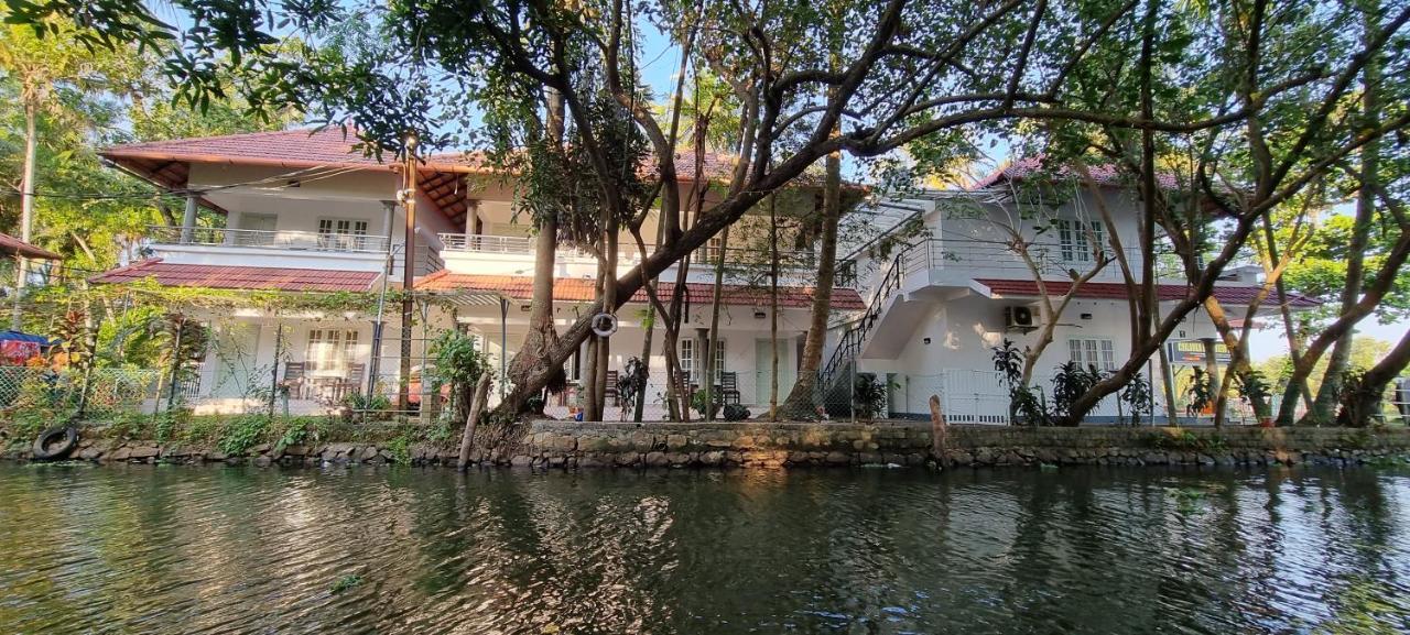 Chilanka Lake View Resort Alappuzha Екстериор снимка