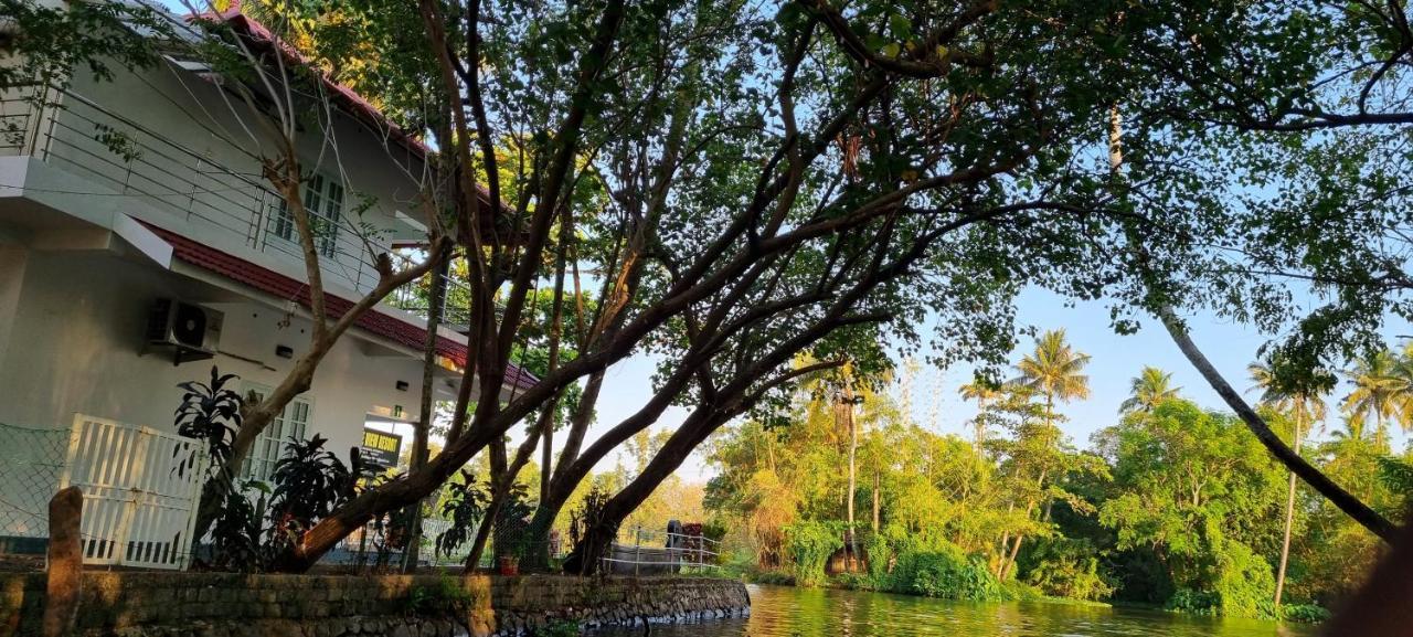 Chilanka Lake View Resort Alappuzha Екстериор снимка