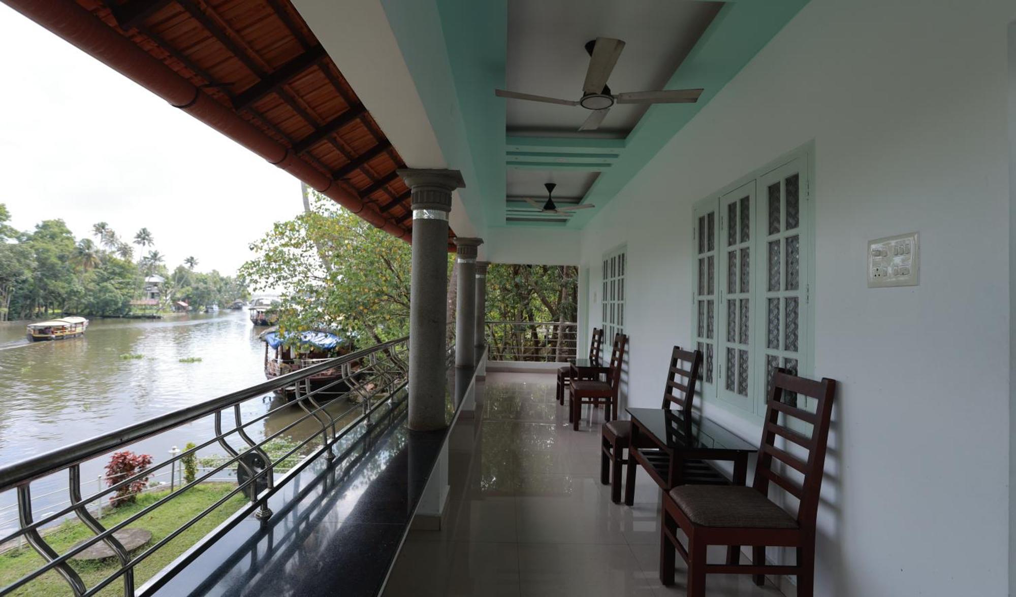 Chilanka Lake View Resort Alappuzha Екстериор снимка
